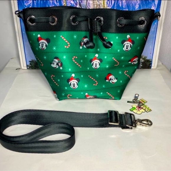 Disney parks x harveys Medium Park Hopper / Mickey & Minnie Christmas bucket bag,All Products : American Fashion Style Bags On Sale